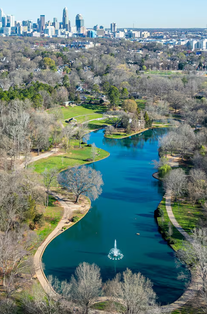 Freedom Park Near Dilworth, Charlotte Freedom Park lake near Dilworth in Charlotte, North Carolina